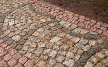 Как сделать садовые дорожки из битого кирпича