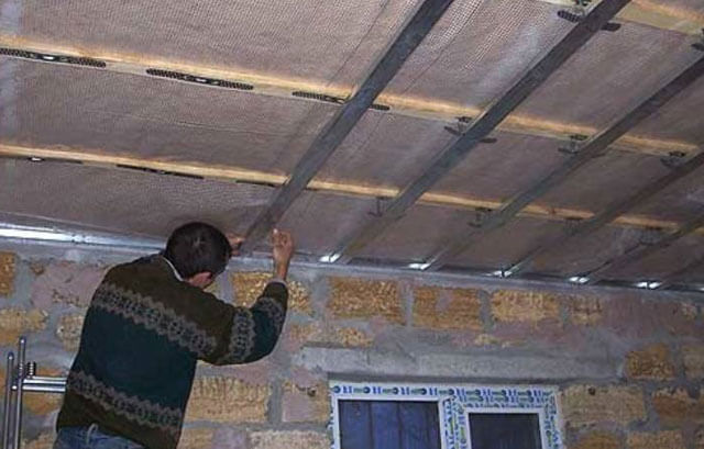 Пароизоляция для потолка в деревянном перекрытии советы по монтажу