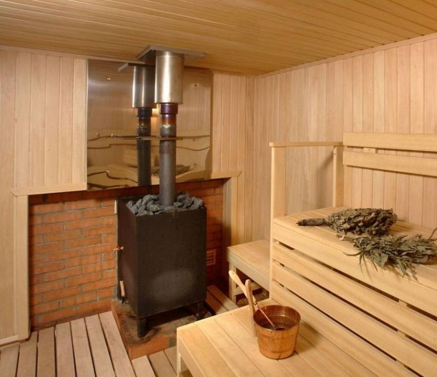 Установка банной печи: особенности и этапы монтажа на деревянный пол