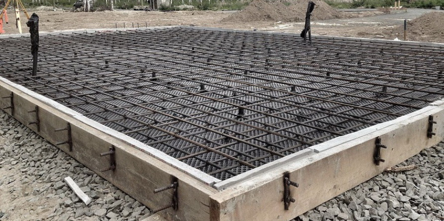 Какие существуют разновидности монолитных бетонных плит