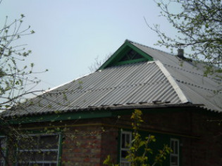 Какими бывают крыши дачных домов