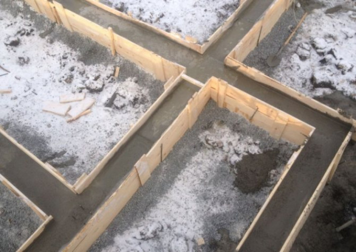 Как можно залить фундамент дома зимой