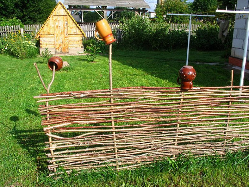 Плетень на даче своими руками: мастер-класс для любителей сельской романтики