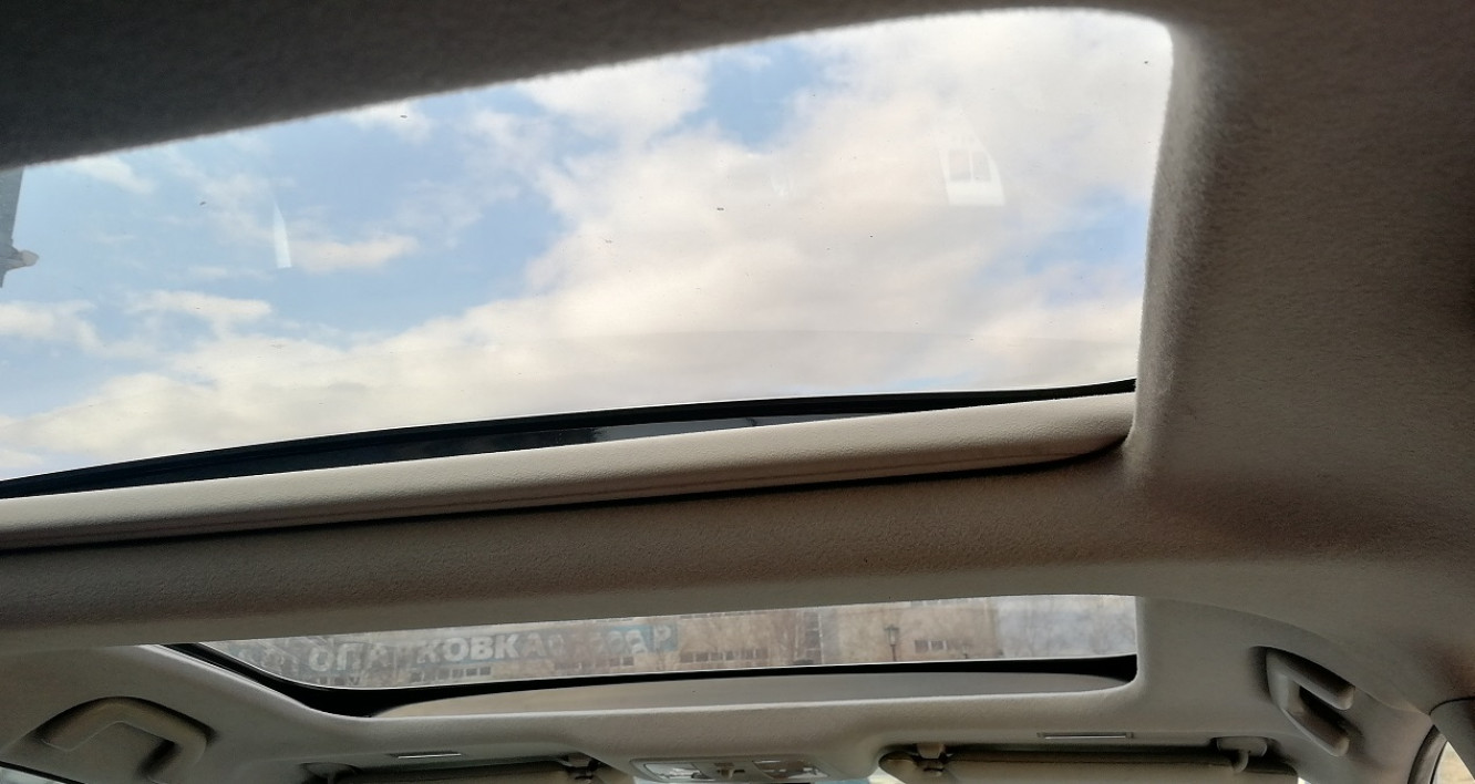 Основные преимущества панорамной крыши в машине