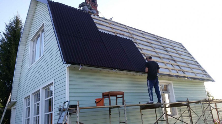 Основания для ремонта крыши на даче и его виды