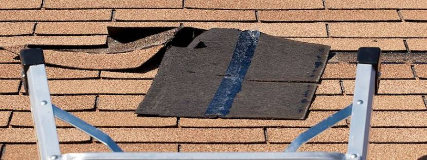 Особенности зимнего ремонта крыши с мягкой черепицей