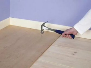 Как правильно провести укладку ламината на деревянный пол