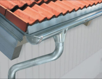 Сливы для крыши – устройство и установка системы слива воды своими руками
