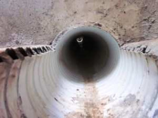 Как сделать вывод канализации из дома под готовым фундаментом