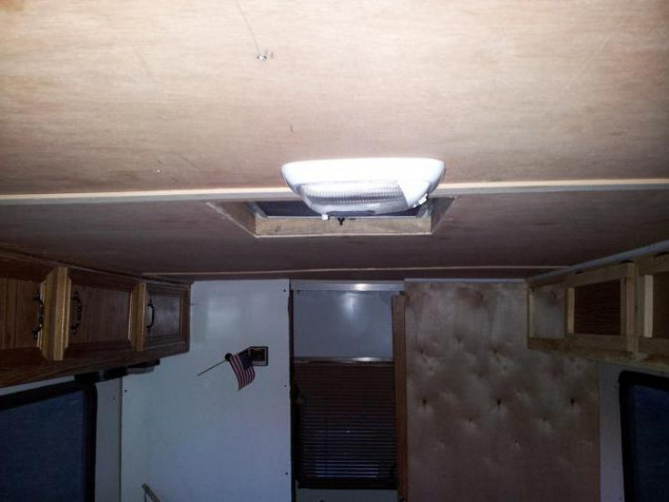 Подготовительный этап: чем замазать швы на потолке между плитами