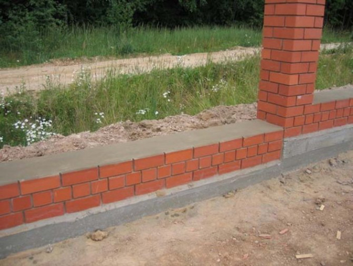 Заливка бетона, уплотнение
