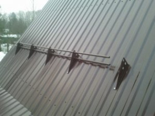 Как сделать самому снегозадержатели на крышу?