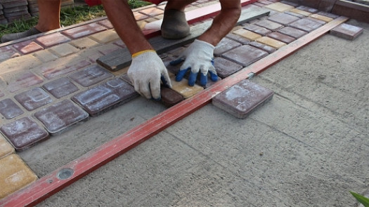 Укладка тротуарной плитки своими руками