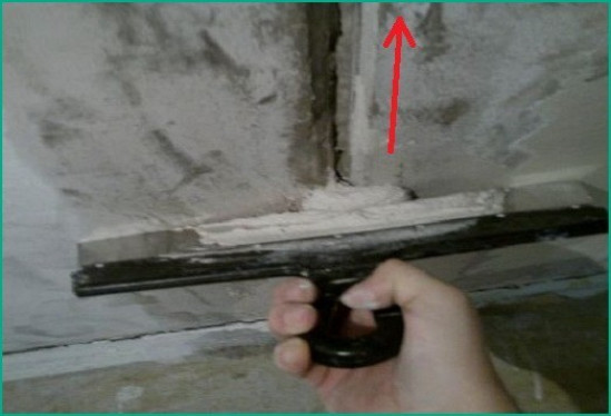 Технология самостоятельной заделки швов между плитами перекрытий на потолке своими</a>” title=”Технология самостоятельной заделки швов между плитами перекрытий на потолке своими</a>” /></div></div><div class=
