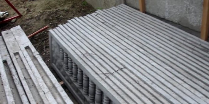 Подготовка к установке столбов для бетонного забора своими руками (с видео)