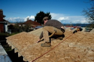 Как покрыть деревянную крышу рубероидом. Своими руками проводим все необходимые работы