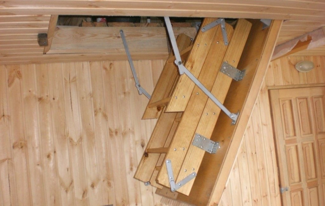 Изготовление и монтаж складной лестницы с люком на чердак