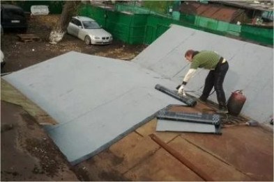 Как покрыть крышу гаража рубероидом своими руками: инструкция