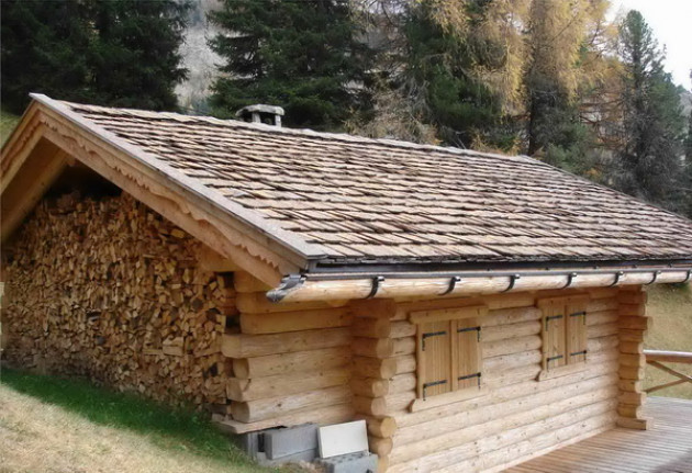 Преимущества деревянной черепицы для крыши