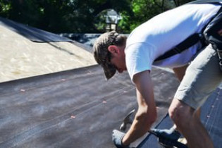 Покрытие крыши гаража рубероидом своими руками