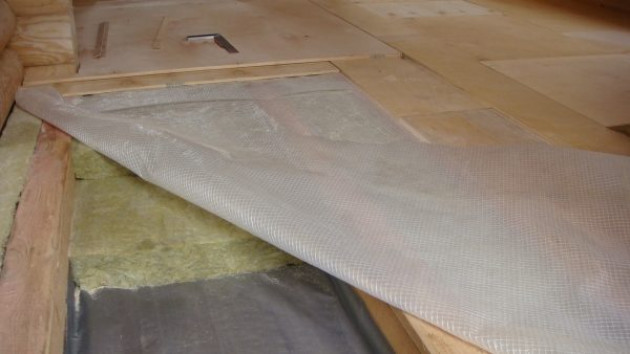 Утепление чердачного перекрытия по деревянным балкам – самых эффективных способа проведения работ